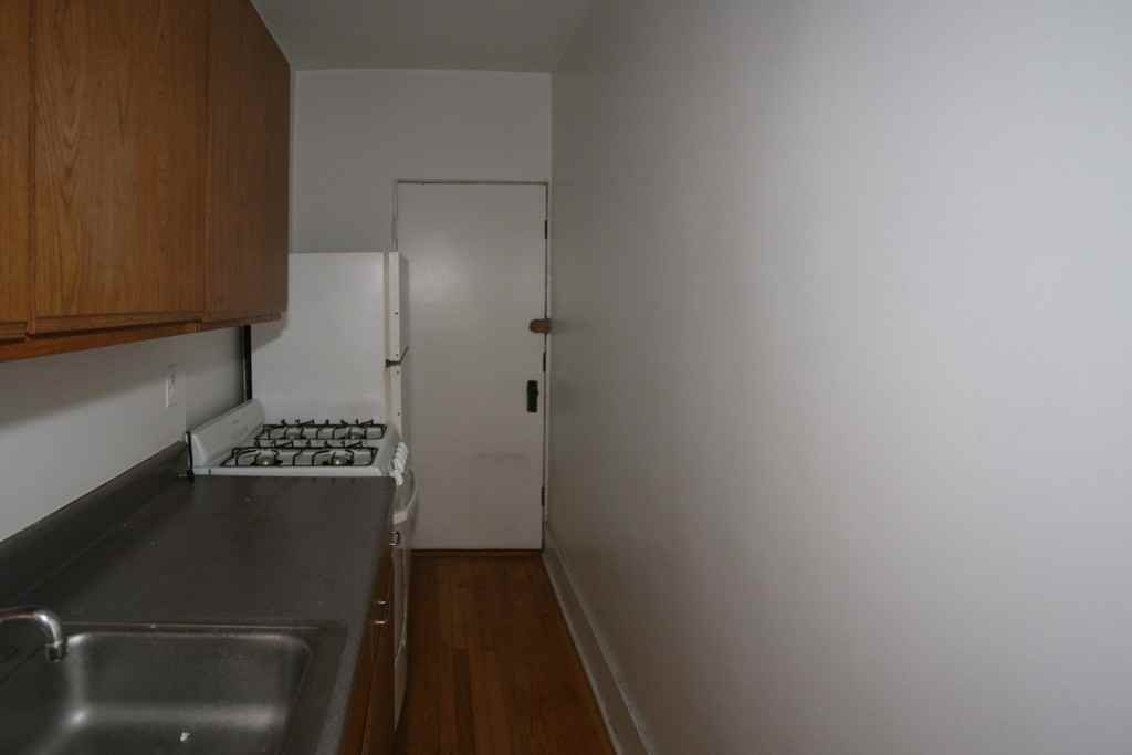 955 W Cornelia Ave #3B - Photo 3 of 16