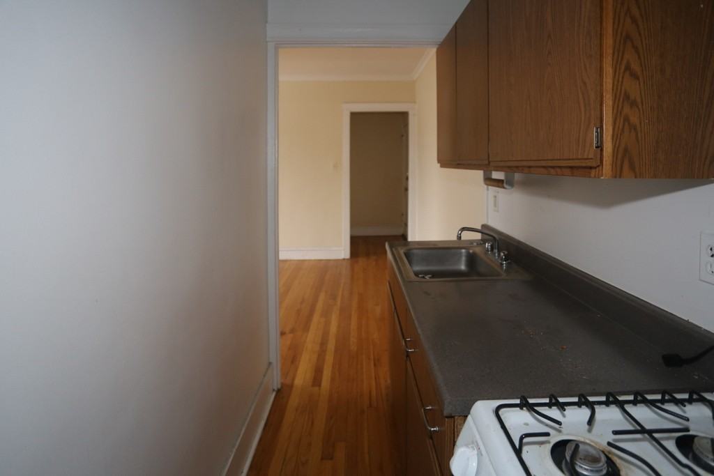 955 W Cornelia Ave #3B - Photo 5 of 16