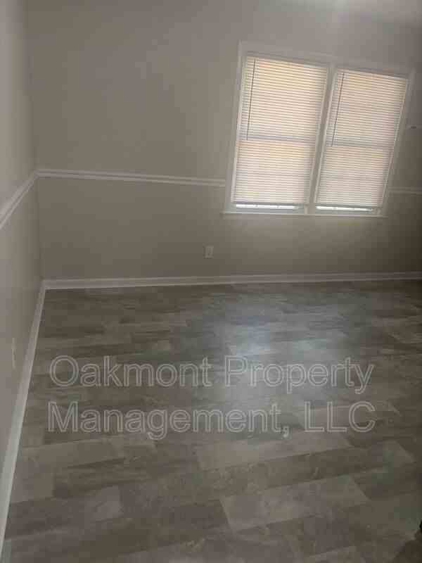 970 Lisa Ave - Photo 4 of 14