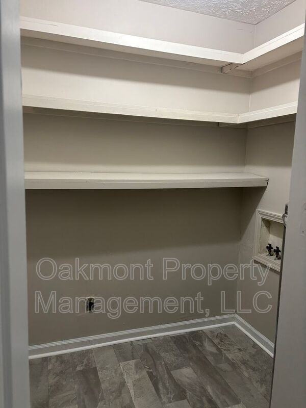 970 Lisa Ave - Photo 6 of 14