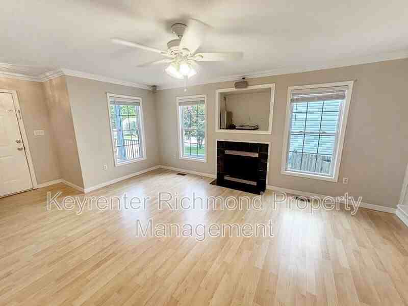 7607 Blue Cedar Dr - Photo 3 of 17