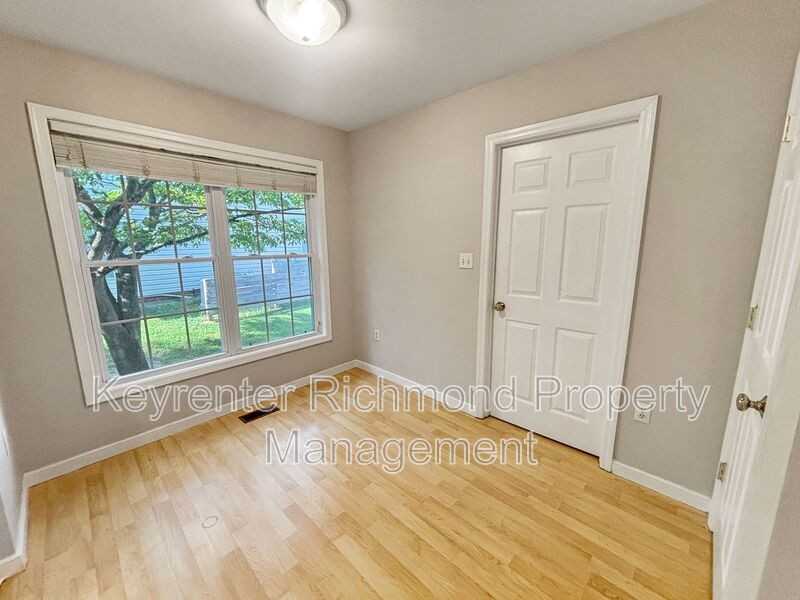 7607 Blue Cedar Dr - Photo 6 of 17