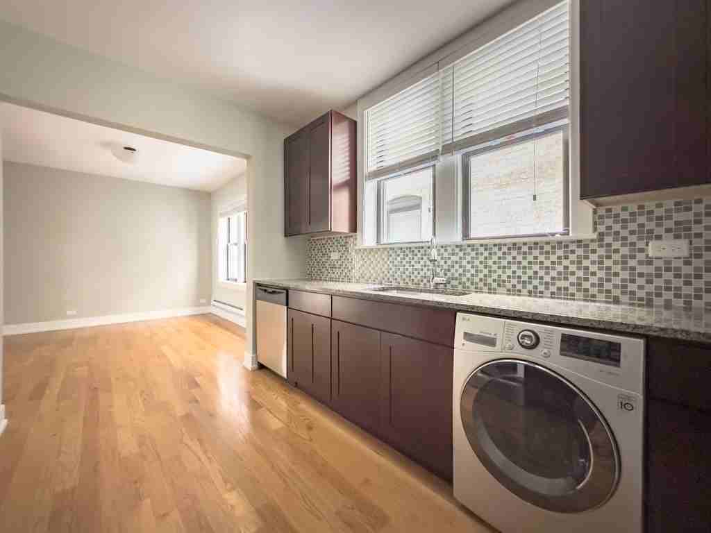 811 Elm St #210 - Photo 3 of 21