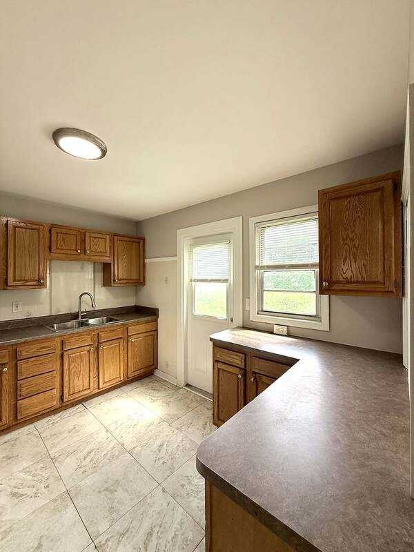 1791 Sylvan Dr - Photo 6 of 48