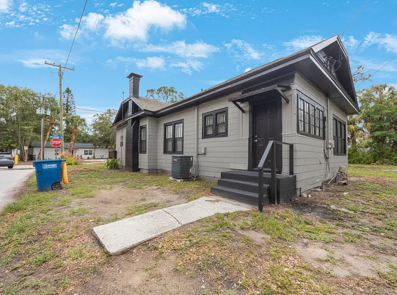 548 Woodlawn St - Photo 2 of 34