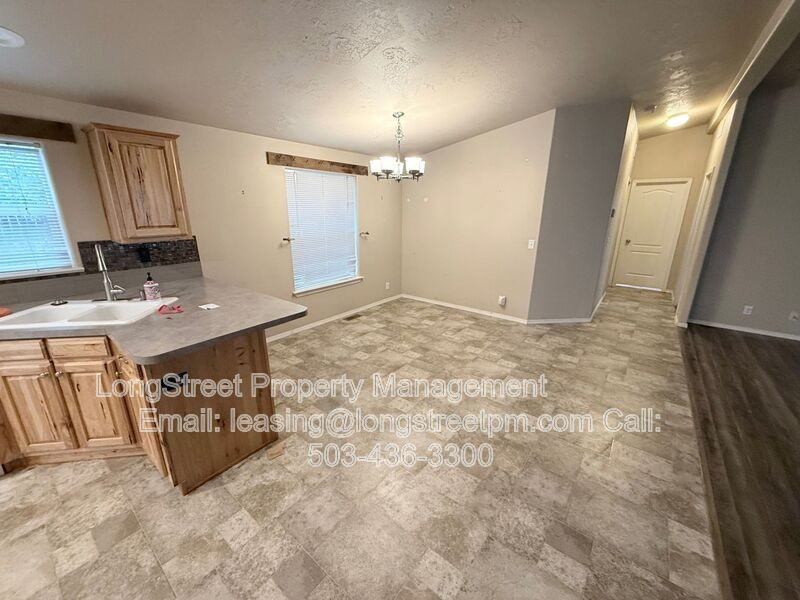 209 N 9th St - Photo 4 of 25