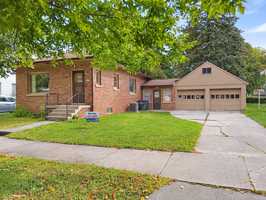 featured image of 1611 N 11th St