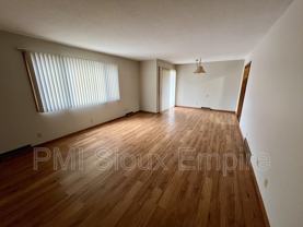 2508 S Cliff Ave - Photo 1 of 1