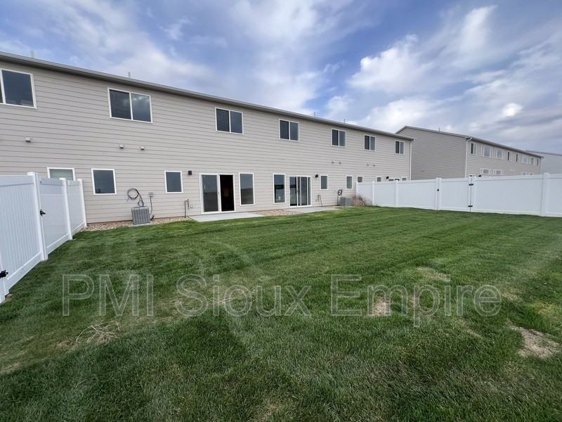 3405 S Chalice Pl - Photo 2 of 19