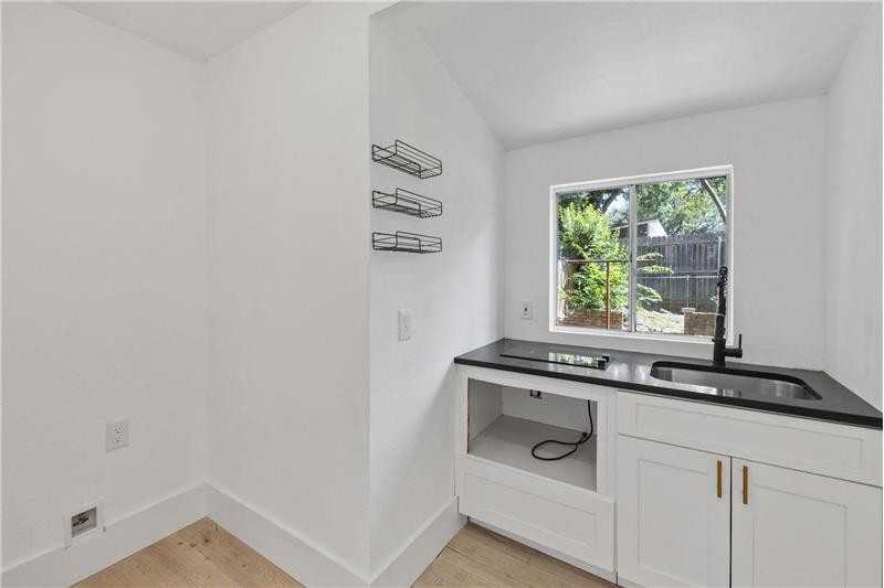 1804 Northwood Rd - Photo 4 of 39