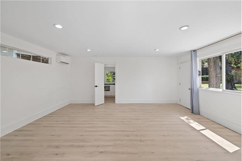 1804 Northwood Rd - Photo 5 of 39