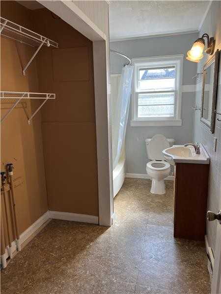 536 Middle St - Photo 6 of 10