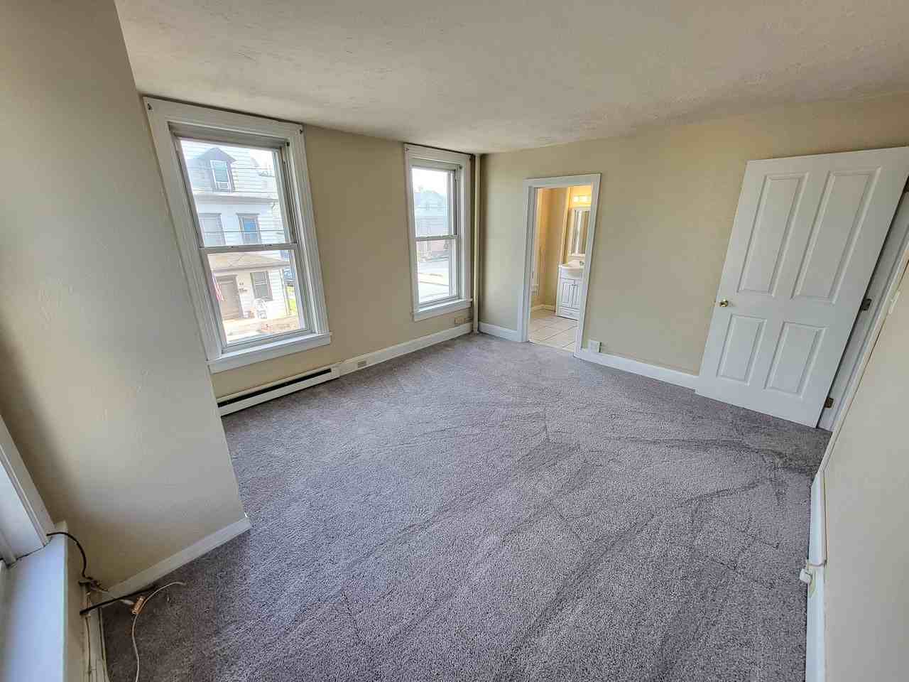 45 E High St - Photo 3 of 6