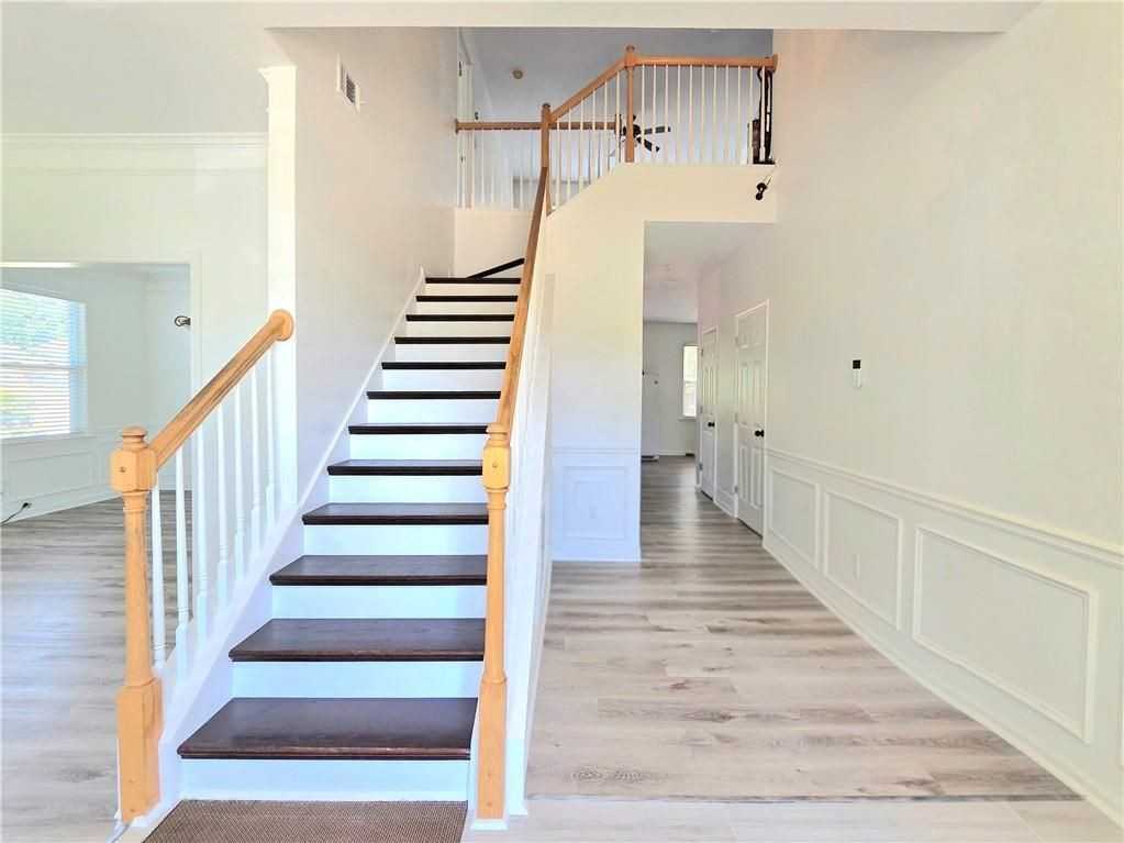 1140 Foxcroft Dr - Photo 4 of 50