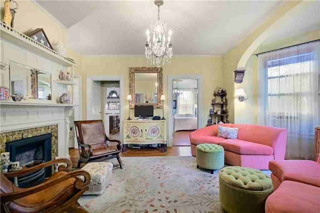 15 Ayrault St ##1 - Photo 5 of 27