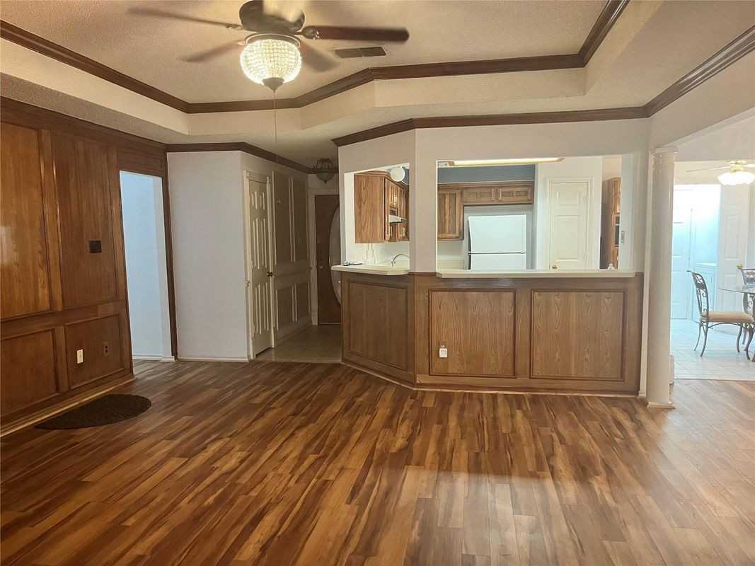 7640 Grassland Dr - Photo 2 of 10