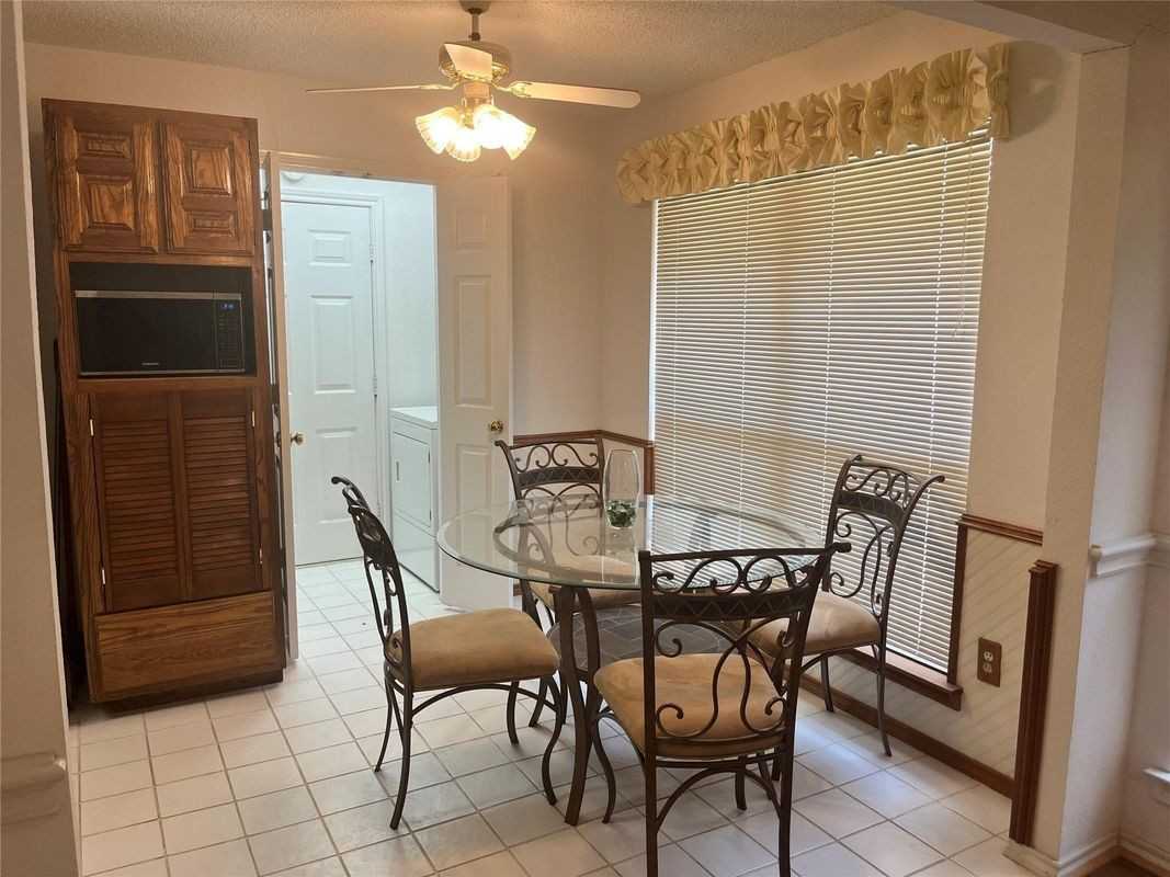 7640 Grassland Dr - Photo 4 of 10