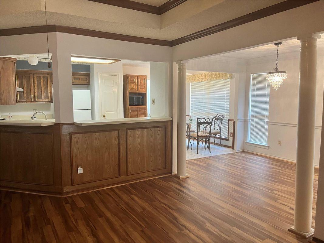 7640 Grassland Dr - Photo 5 of 10