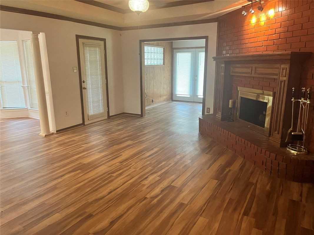 7640 Grassland Dr - Photo 6 of 10