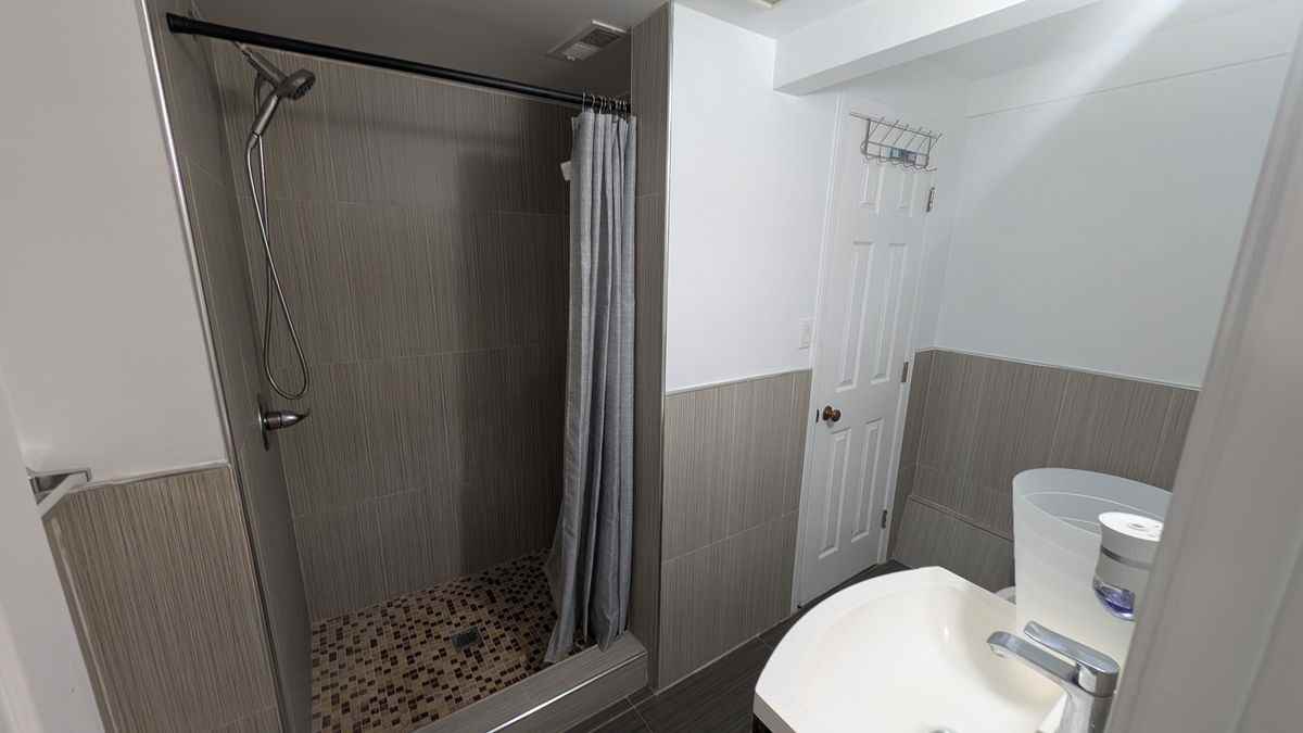 219 Schwerin St - Photo 5 of 8