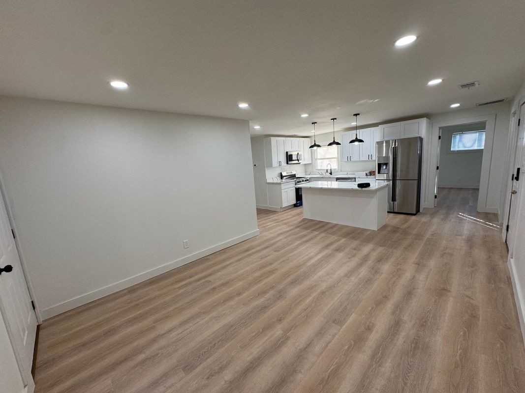 1777 Bond Dr Sw - Photo 4 of 9