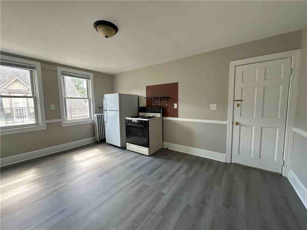 1245 Cranston St ##3 - Photo 4 of 14
