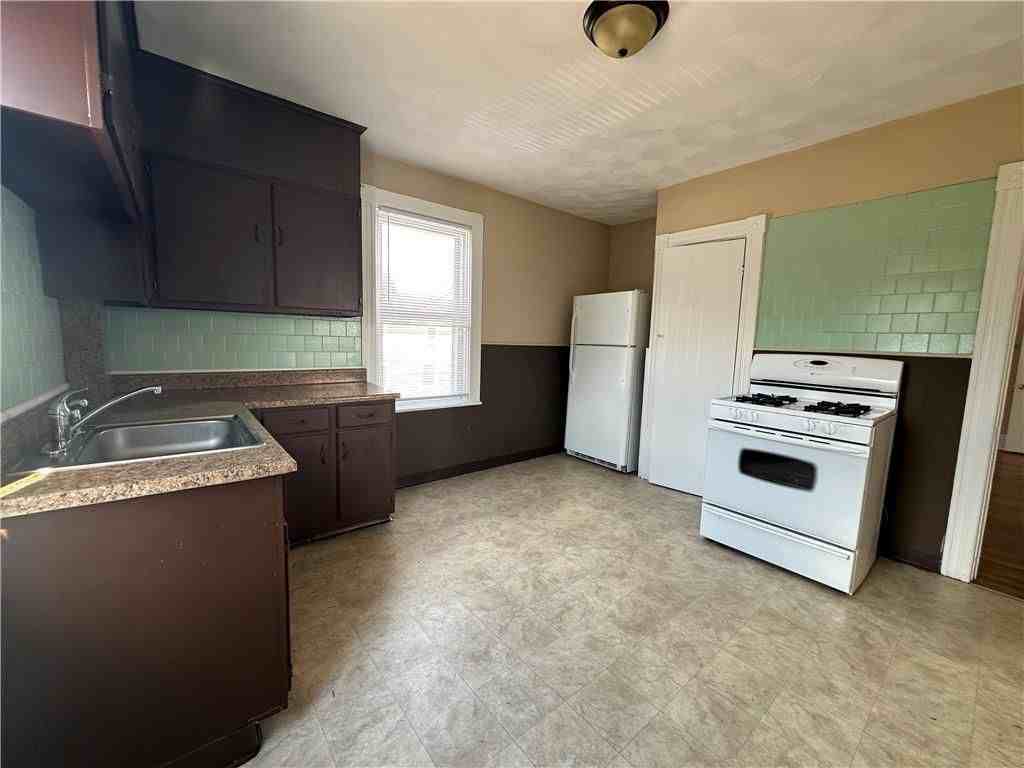 1245 Cranston St ##2 - Photo 7 of 12