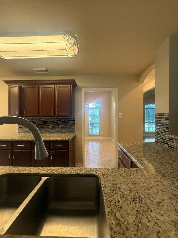 8210 Paddington Place Dr - Photo 2 of 3