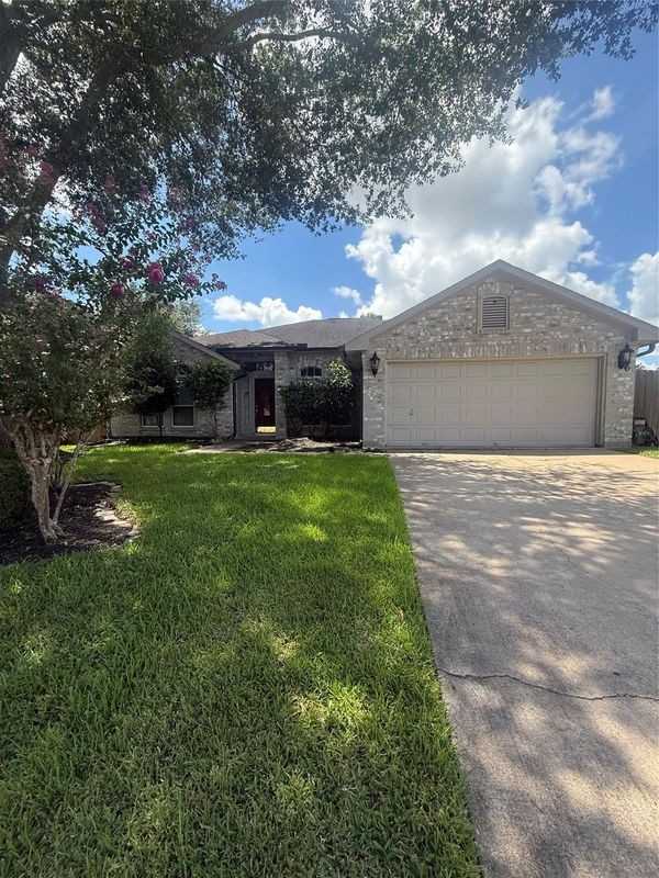 8210 Paddington Place Dr - Photo 3 of 3