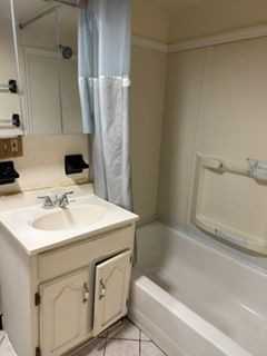 3222B Pearsall Ave - Photo 5 of 12
