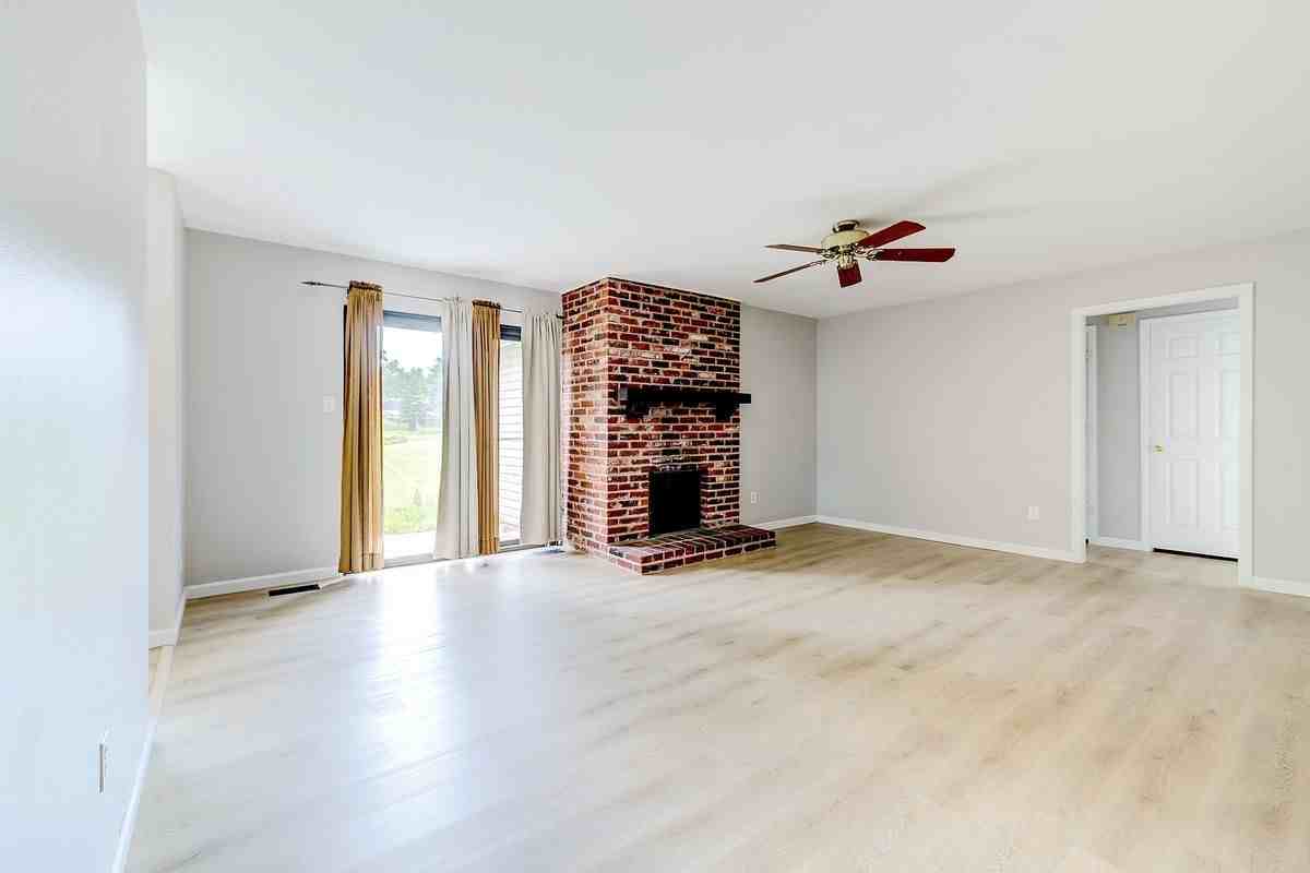 12732 Glenage Dr - Photo 2 of 27