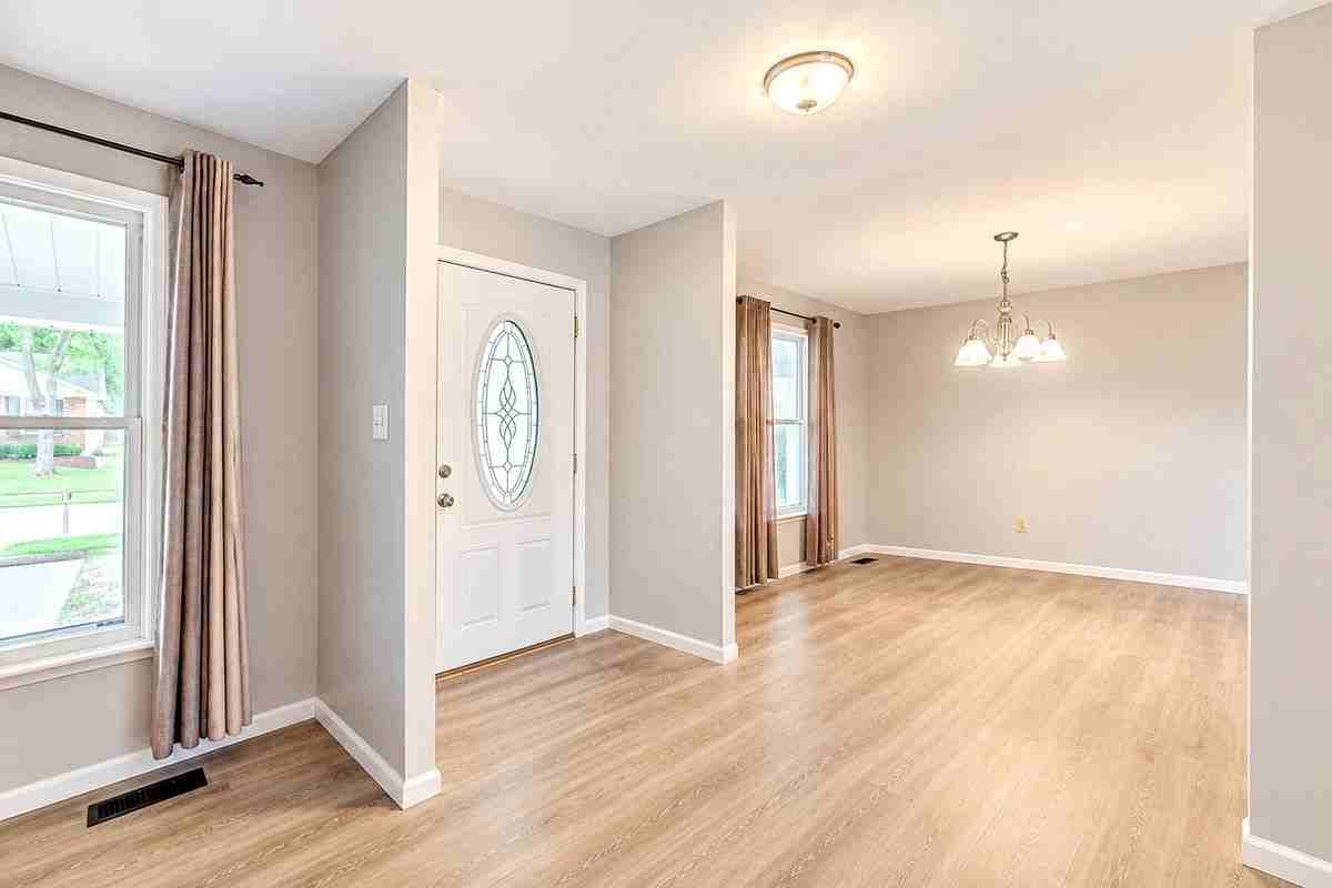 12732 Glenage Dr - Photo 6 of 27