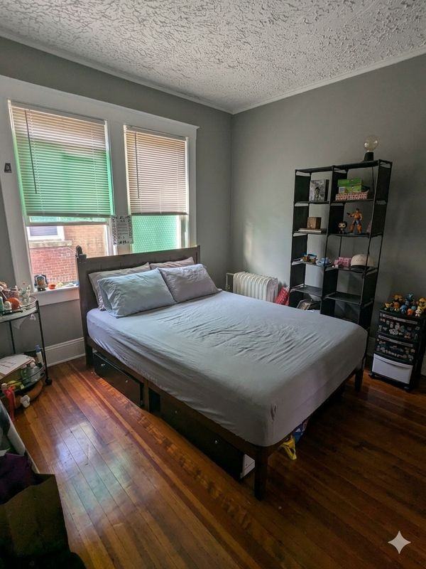 190 Enfield St - Photo 4 of 10
