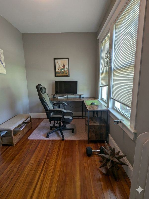 190 Enfield St - Photo 6 of 10