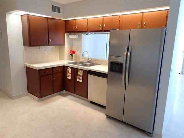 106 Lake Emerald Dr ##401 - Photo 2 of 16