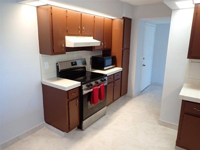 106 Lake Emerald Dr ##401 - Photo 3 of 16