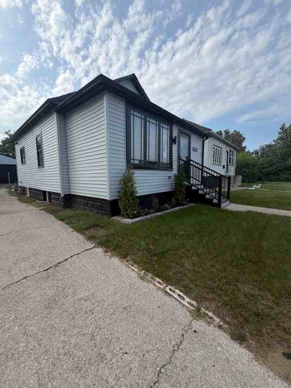 1548 Taney St - Photo 3 of 16