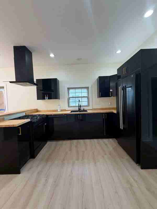 1548 Taney St - Photo 4 of 16