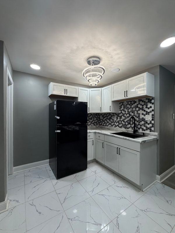2401 Fillmore St - Photo 2 of 15