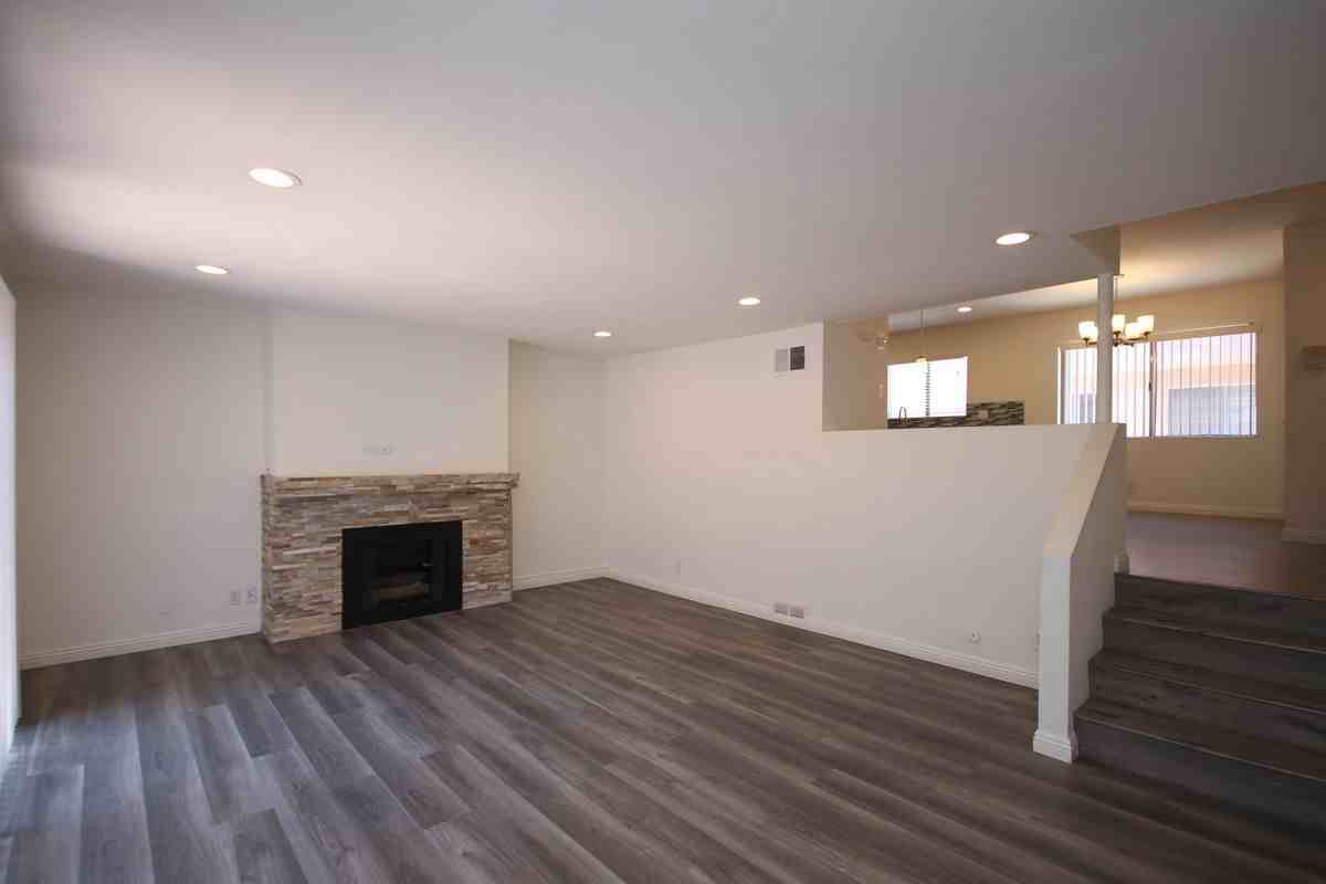 1508 Dixon St - Photo 5 of 14
