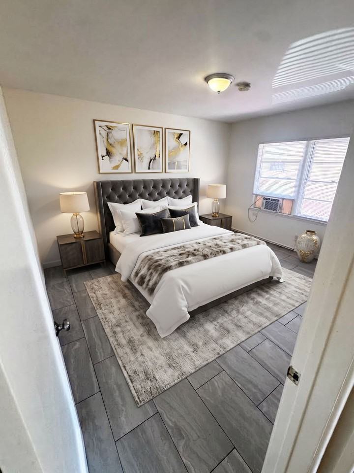1822 Hillhurst Ave - Photo 3 of 20