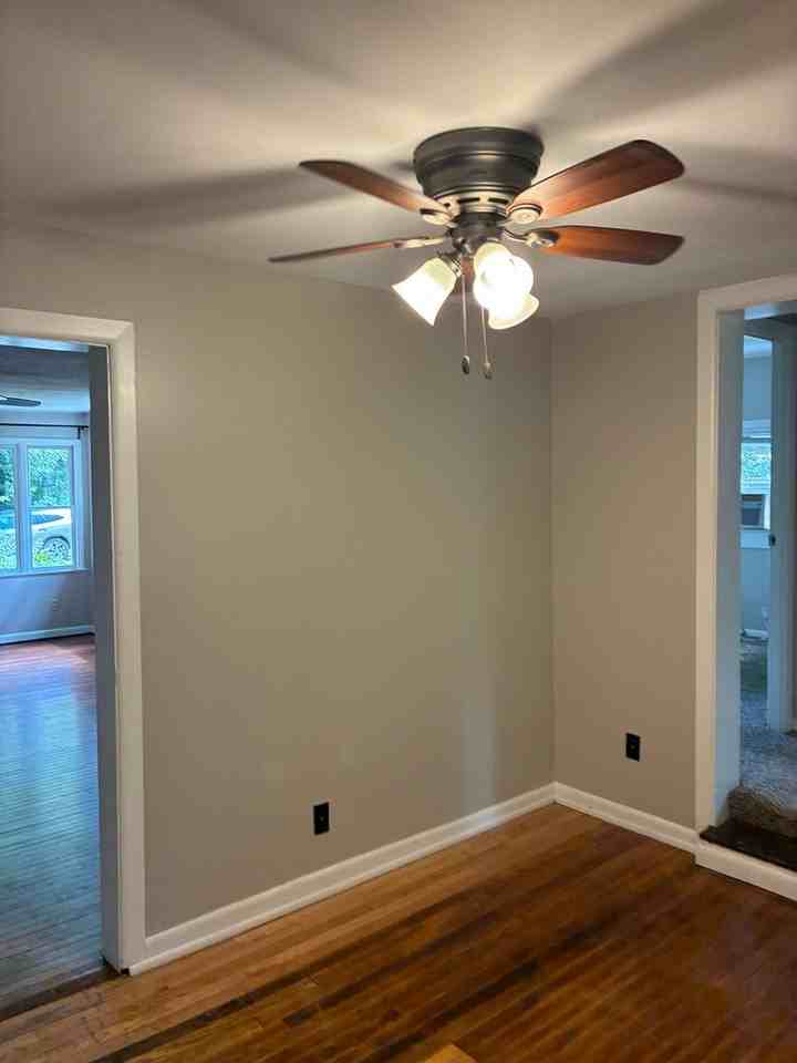 1003 N Woodburn Ave - Photo 6 of 20