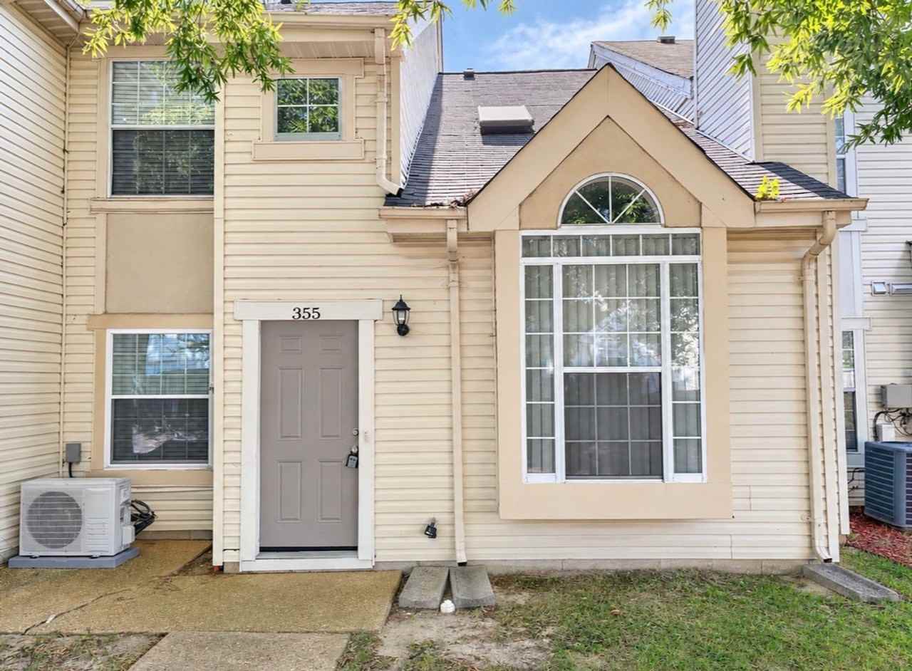 355 Lees Mill Dr - Photo 2 of 22