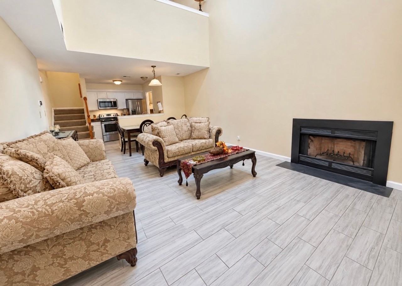 355 Lees Mill Dr - Photo 3 of 22