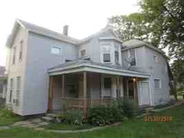 featured image of 626 W Creighton Ave
