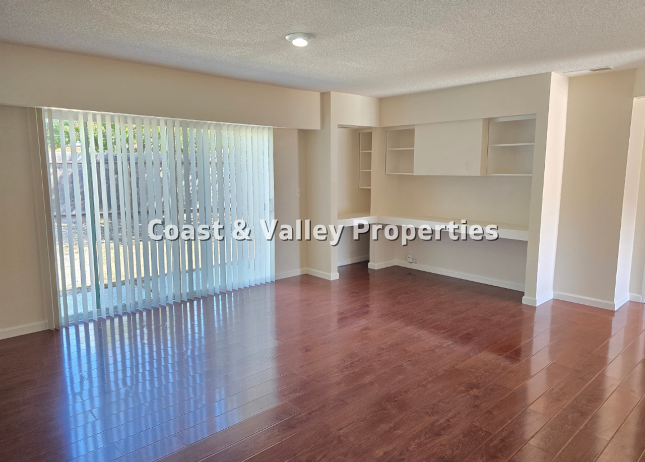 1939 Arcadia Cir - Photo 2 of 12