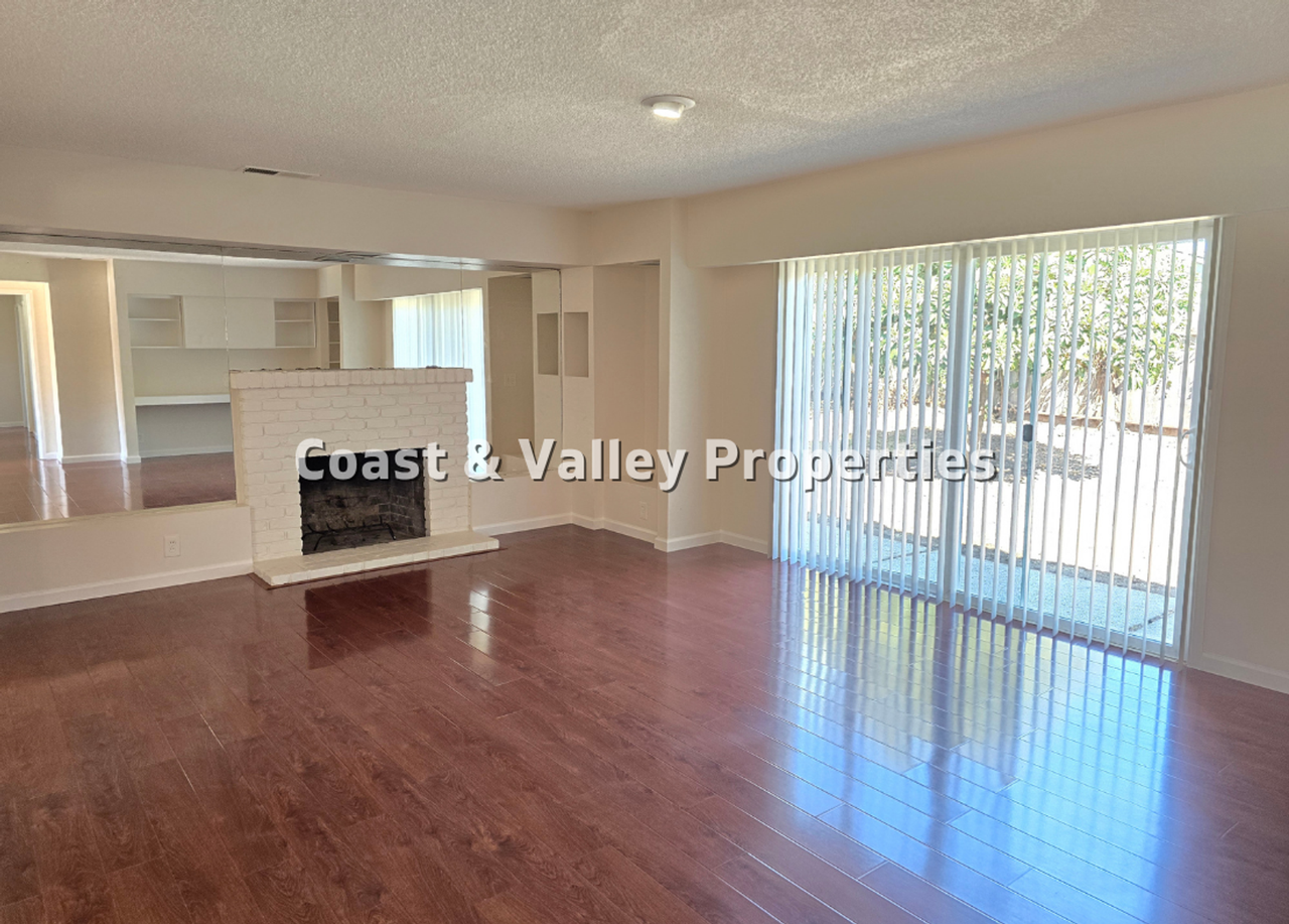 1939 Arcadia Cir - Photo 3 of 12