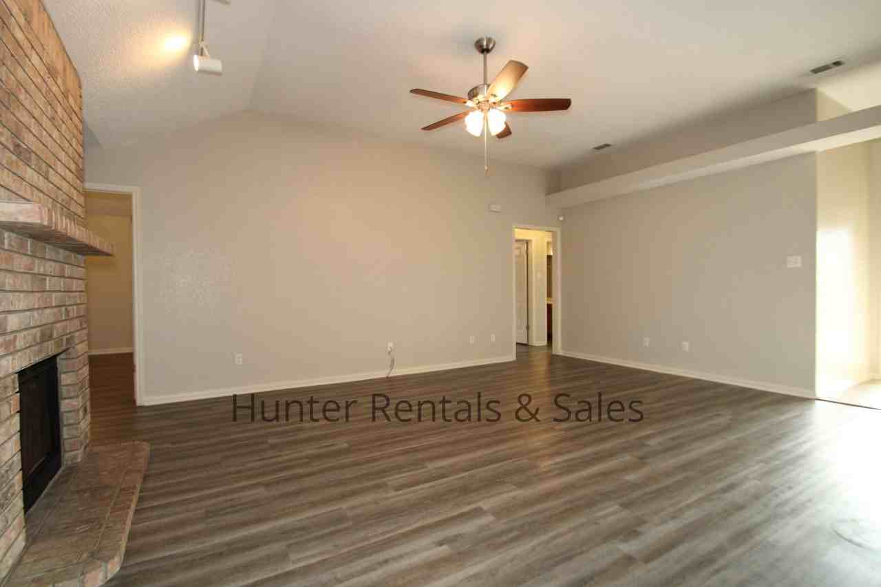 4001 Tallwood Dr - Photo 5 of 24