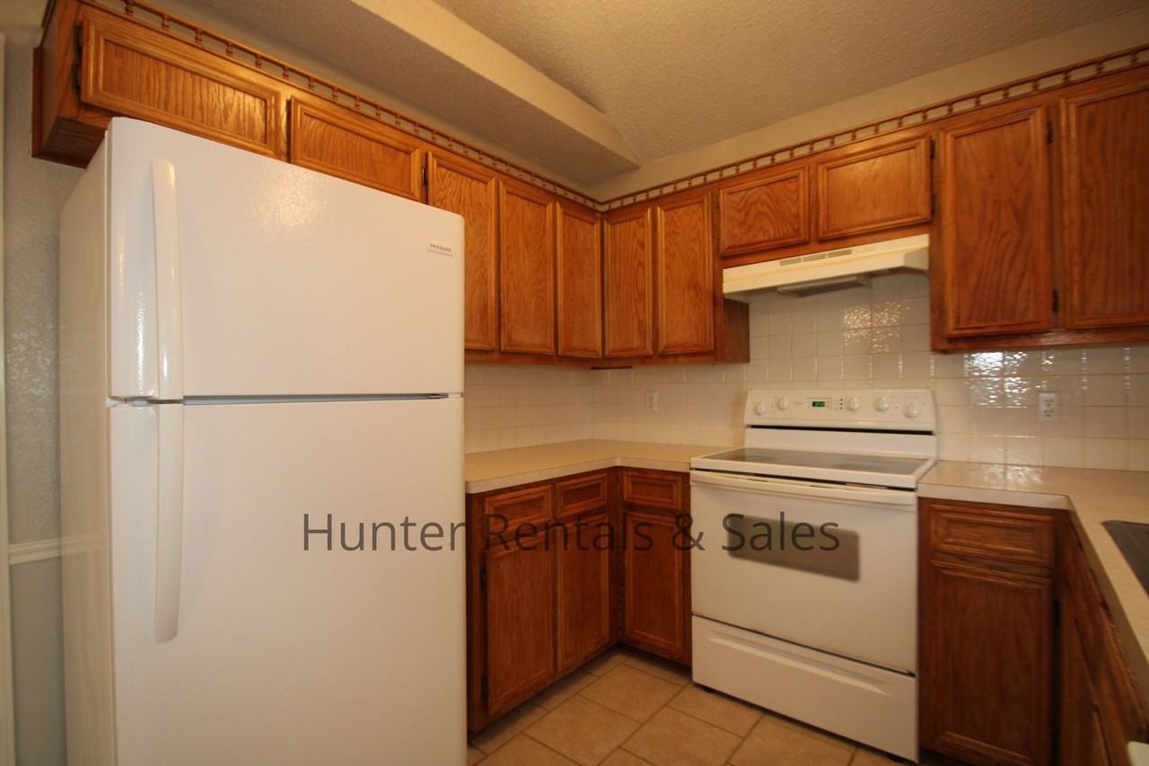 4001 Tallwood Dr - Photo 6 of 24