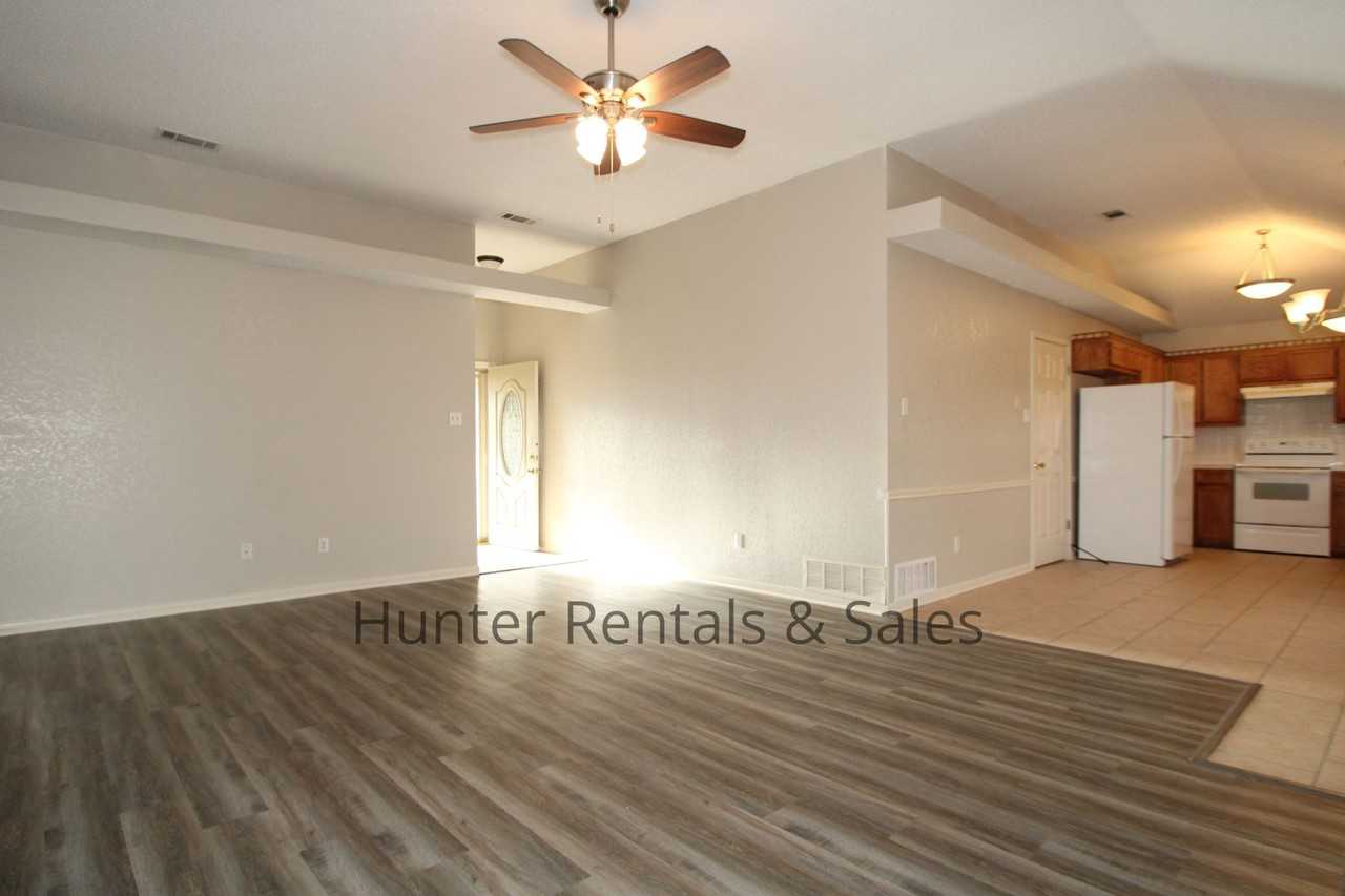 4001 Tallwood Dr - Photo 7 of 24